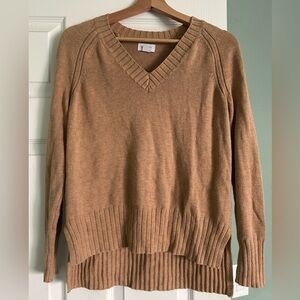 Old Navy V-Neck Sweater in Camel Tan